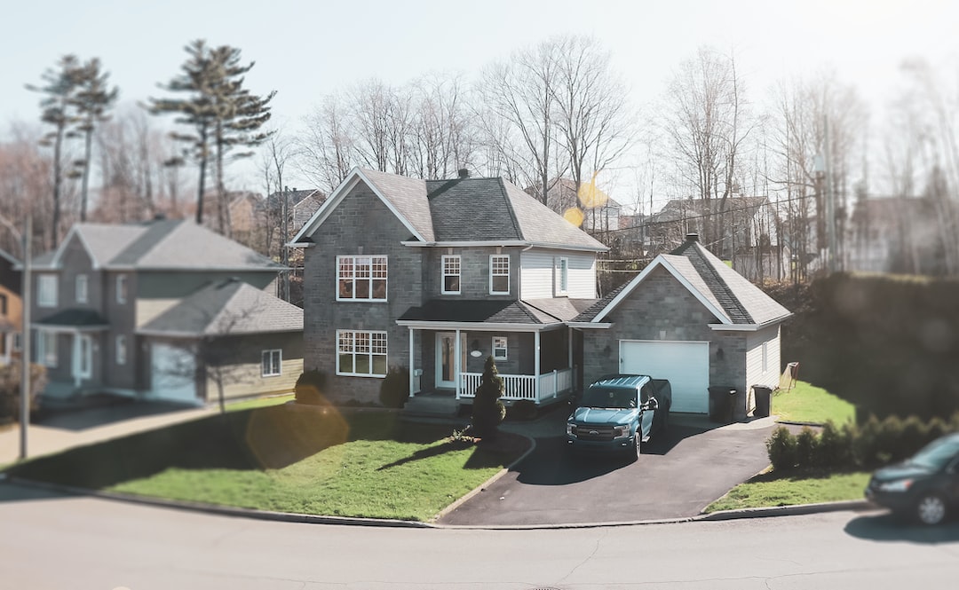 5 HOA Property Maintenance Tips for Managers